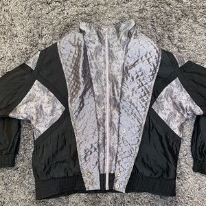 VINTAGE LAVON PAISLEY SILVER WINDBREAKER